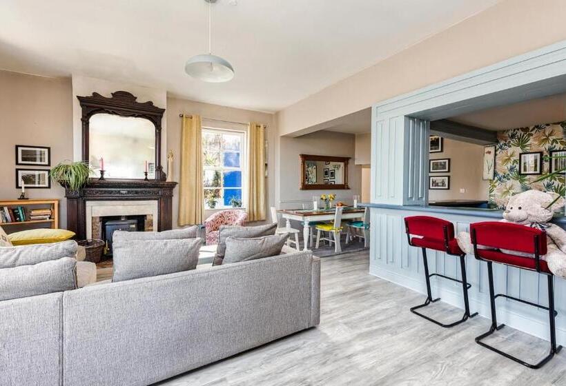 Апартаменты 2 Спальни, Granville House Apartments & Glamping Site