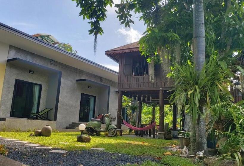 اتاق لوکس, Marin  S Home