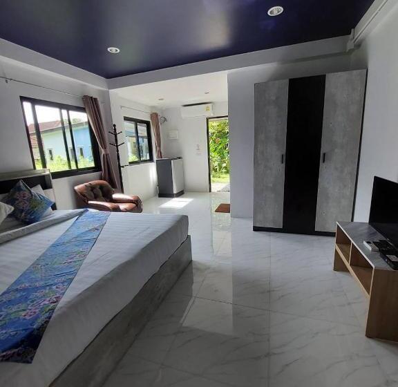 اتاق لوکس با بالکن, Marin  S Home