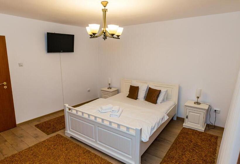 Апартаменты 1 Спальня Нижний Этаж, Casa Luca