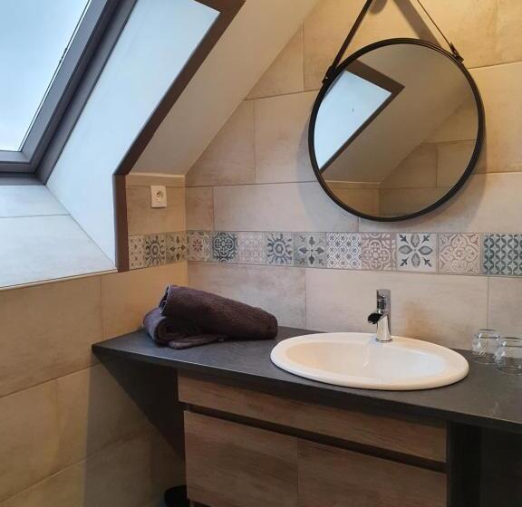 Семейный Номер, Au Petit Paradis