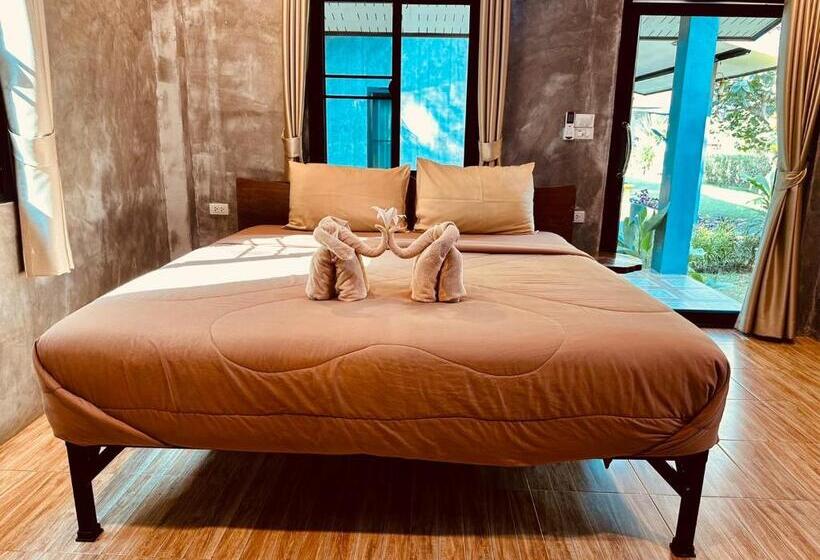ویلای استاندارد با چشمانداز باغ, Hanoii House