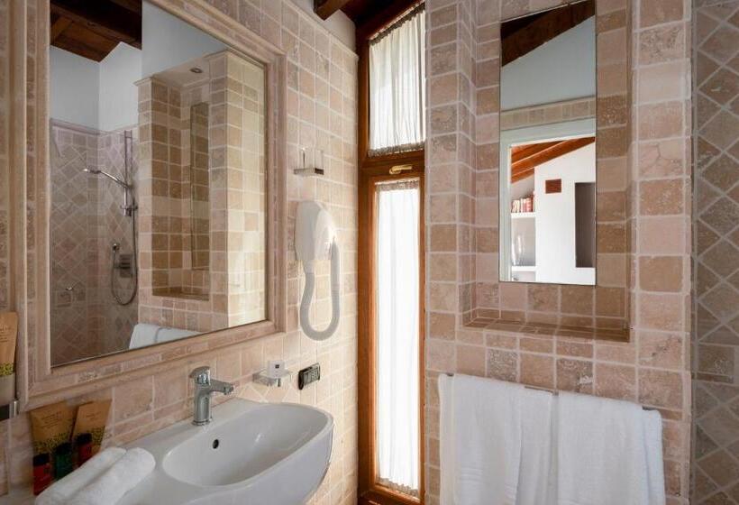 Номер Стандарт Вид на Озеро, La Locanda Del Pontefice   Luxury Country House