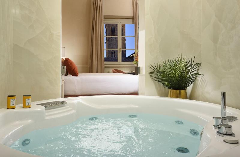 سوییت لوکس, San Firenze Suites & Spa