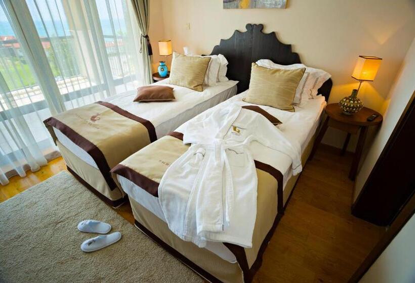 Люкс Deluxe 2 Спальни, Thracian Cliffs Golf & Beach Resort
