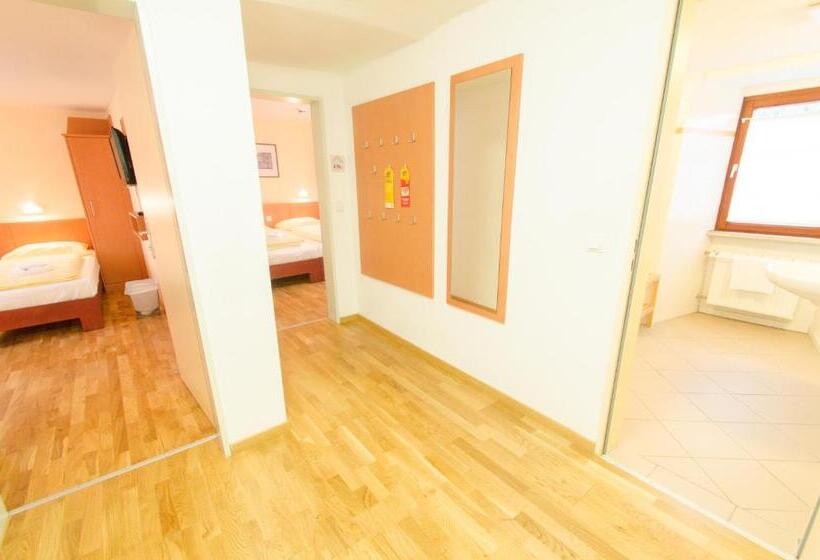 Пятиместный Стандартный Номер, Jufa Hotel Meersburg Am Bodensee