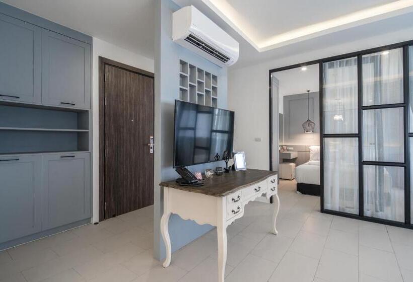 سوییت خانوادگی, Palmyrah Surin Beach Residence