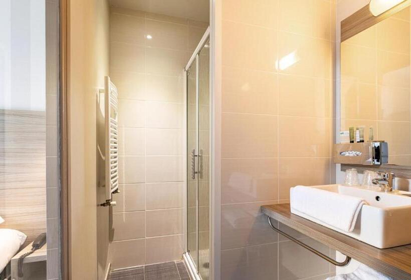 Номер Стандарт Трехместный, Brit Hotel Spa Le Connetable