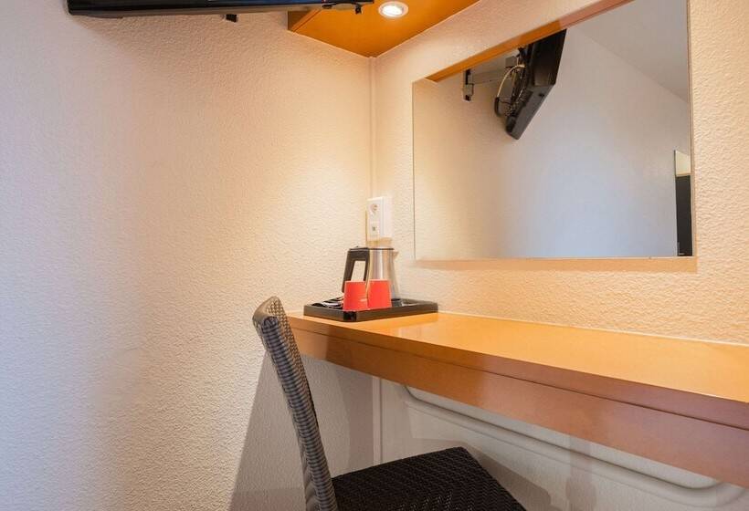 Pokój Rodzinny, Comfort Hotel Lille L Union