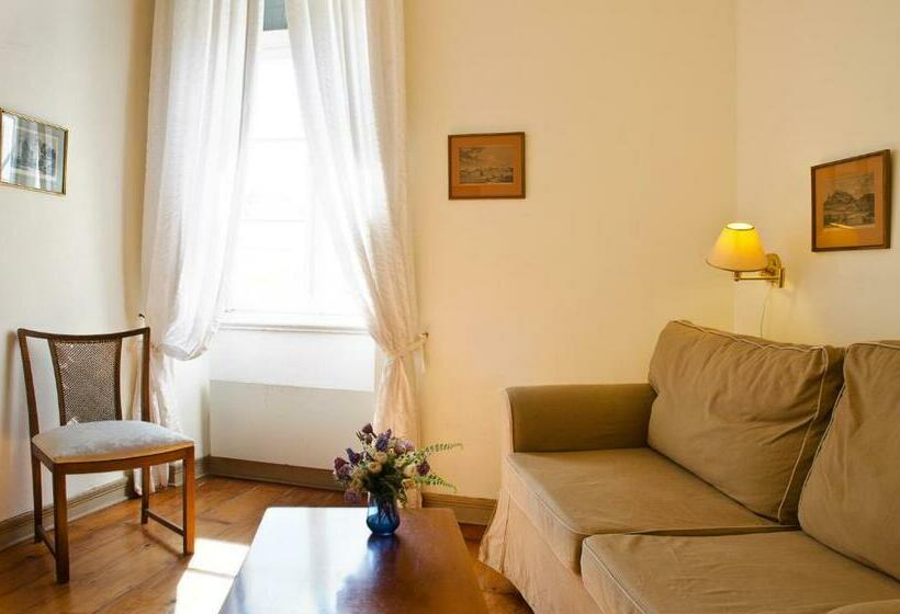 Family Suite, Omiros