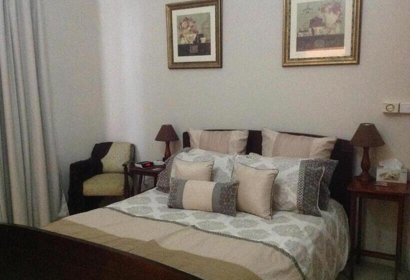 Номер Стандарт, Chinnock B&b
