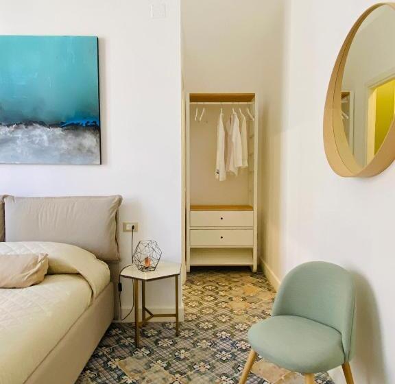 اتاق لوکس با بالکن, B&b Palazzo Corselli