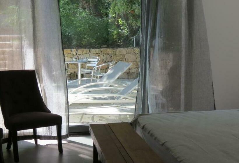 Номер Стандарт Вид на Сад, Le Castellas Du Pic St Loup