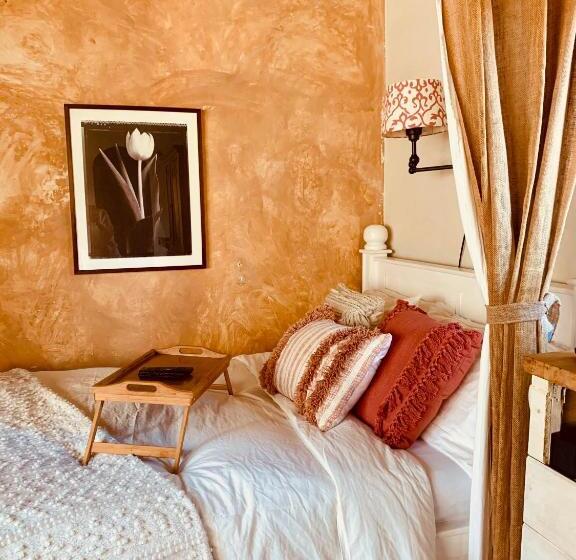 Дом 1 Спальня, Under The Tuscan Sun Cottage In West Los Angeles