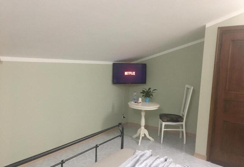 Семейный Номер, Visaya B&b