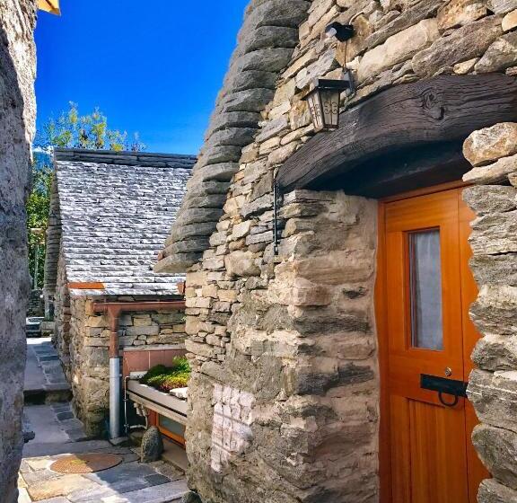 Standard room with outdoor bath, Rustici Maggia