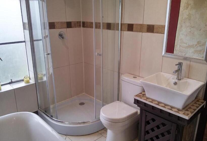 Номер Deluxe Вид на Сад, African Adventures Accommodation