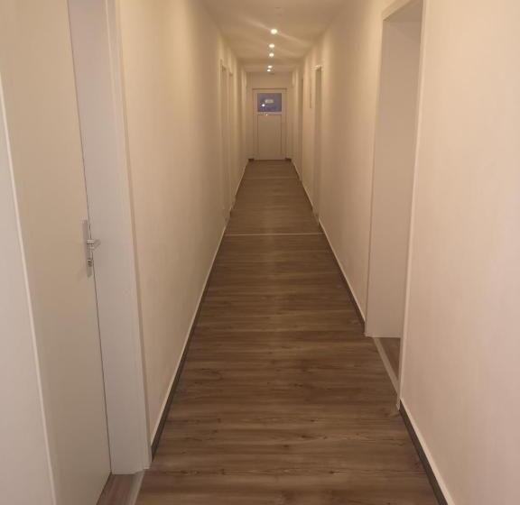 اتاق استاندارد سه نفره, Pension Forstfeld Kassel
