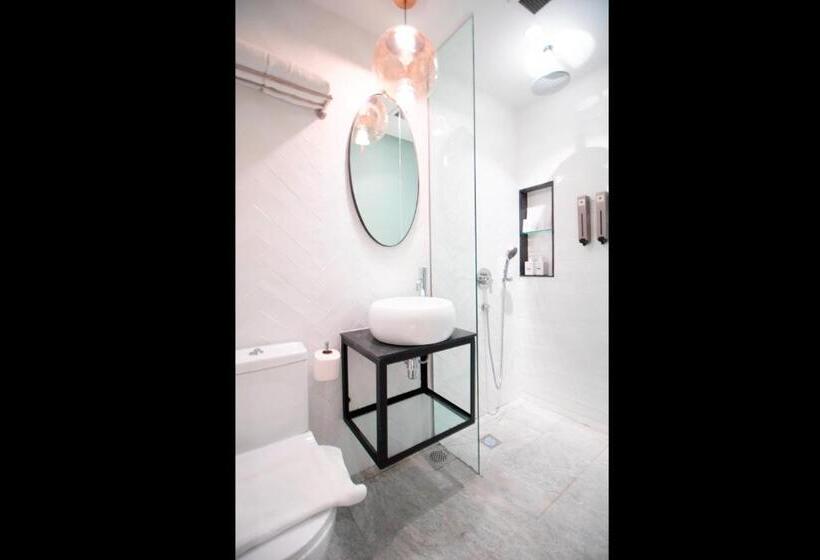 اتاق استاندارد چهار تخته, Harbour Ville Hotel   Hamilton
