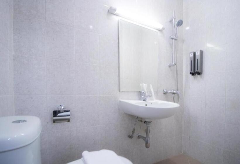 اتاق استاندارد با تخت بزرگ, Harbour Ville Hotel   Hamilton