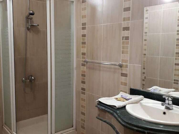Quarto Estandar Individual, Oricana
