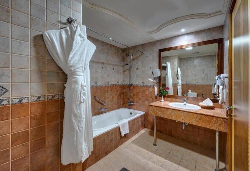 Номер бизнес-класса, Sahara Beach Resort & Spa