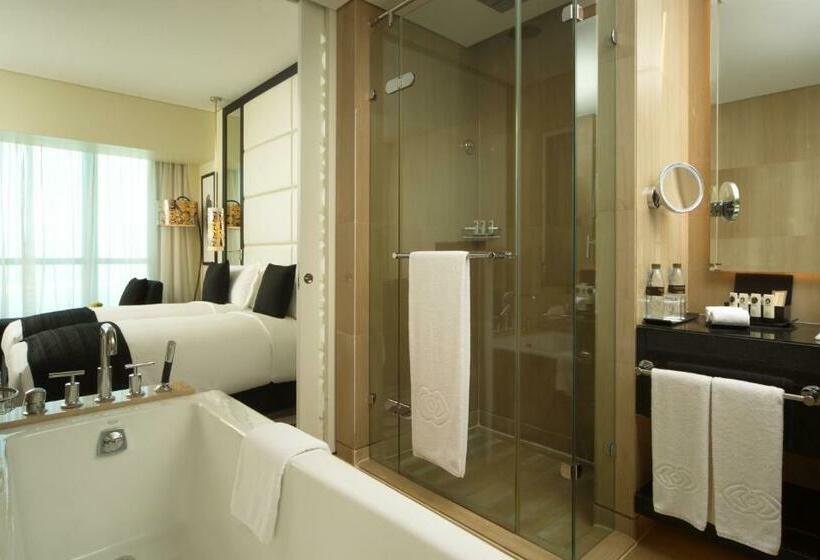 Номер Deluxe Вид на Море, Sofitel Abu Dhabi Corniche