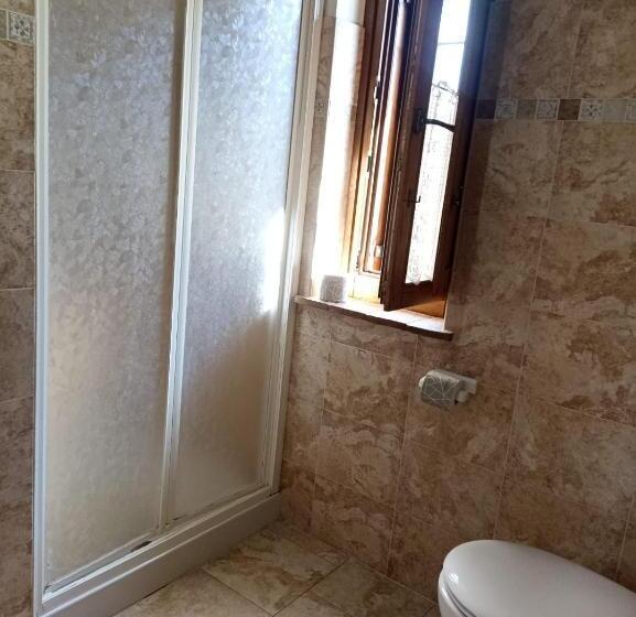 اتاق استاندارد, La Fraschetta