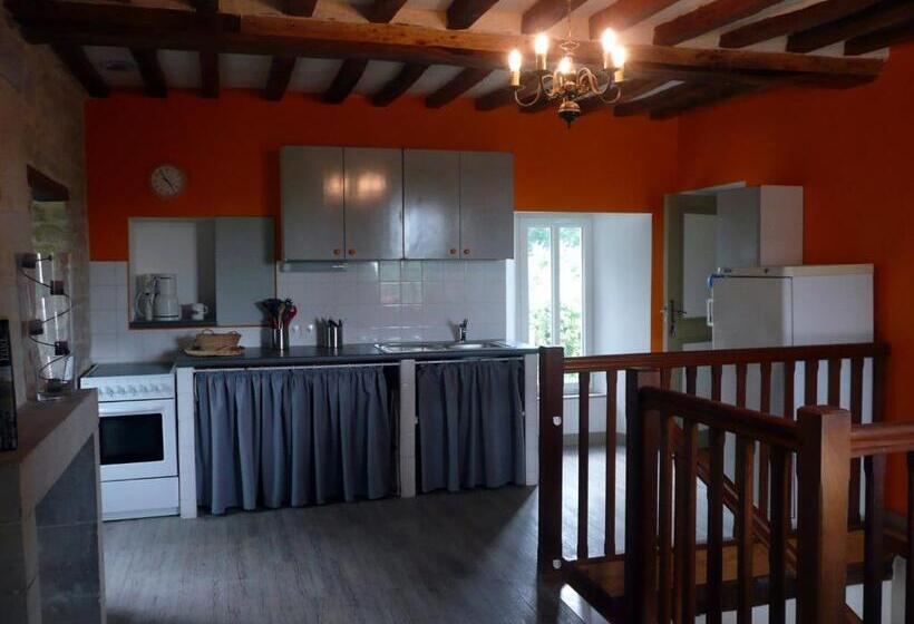 Семейный Номер, Domaine De La Cour Vautier