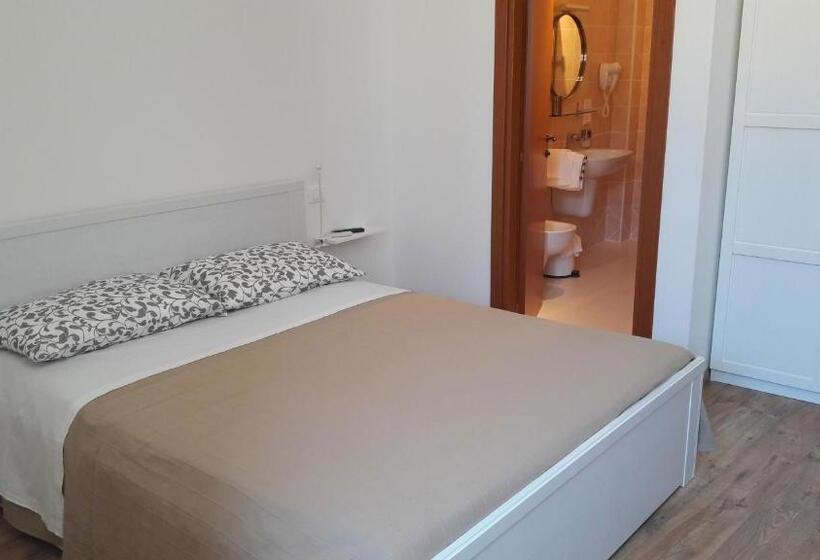 اتاق لوکس خانوادگی, Camere Calocci