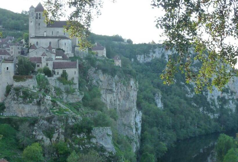 Апартаменты 1 Спальня с Террасой, Charme, Jardin Et Vue Panoramique En Plein Coeur De St Cirq