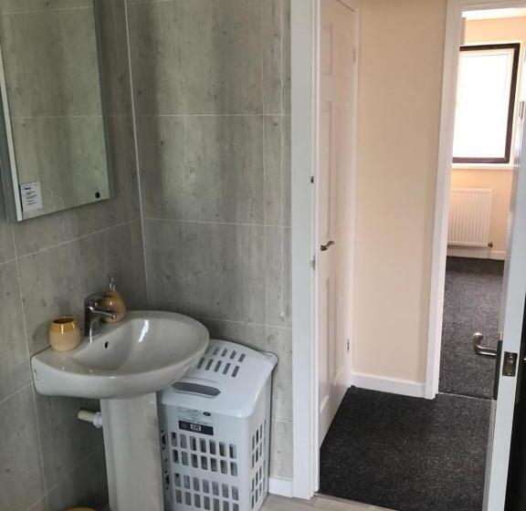 Дом 3 Спальни, Highgate Inn