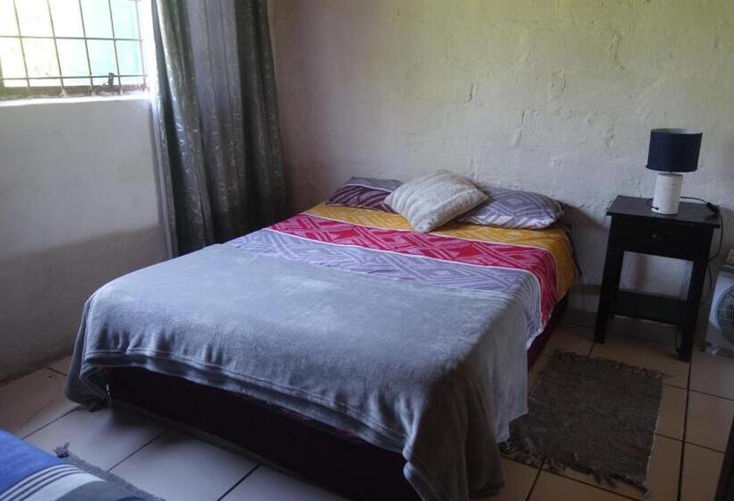Номер Стандарт Совместная Ванная, Eagles Nest Hostel Plus Self Catering Private Units