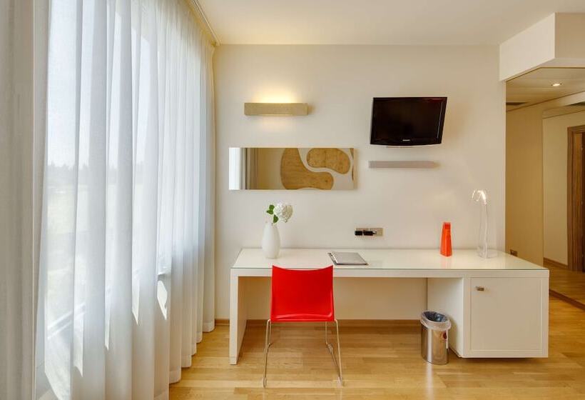 Полулюкс, Best Western Plus Leone Di Messapia Hotel & Conference