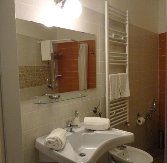 Номер Стандарт, Il Giglio Casa Albergo