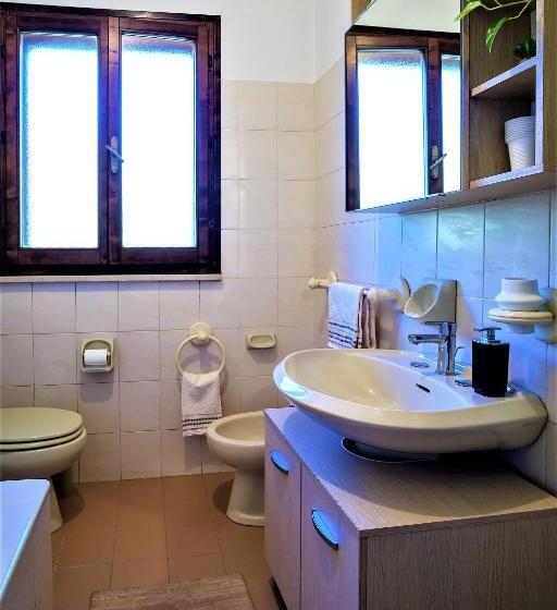 اتاق استاندارد با سرویس بهداشتی مشترک, B&b La Mia Oasi