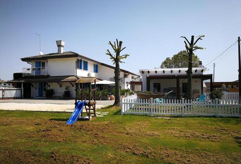 Standard room with outdoor bath, Villa Roma Holidays