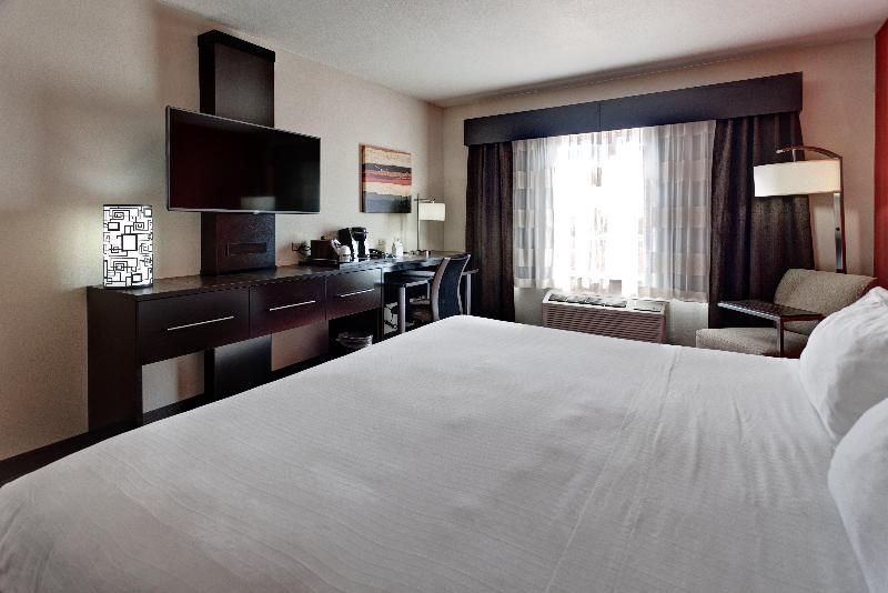 キングサイズベッドのスタンダードルーム, Holiday Inn Express Northwest Maize, An Ihg