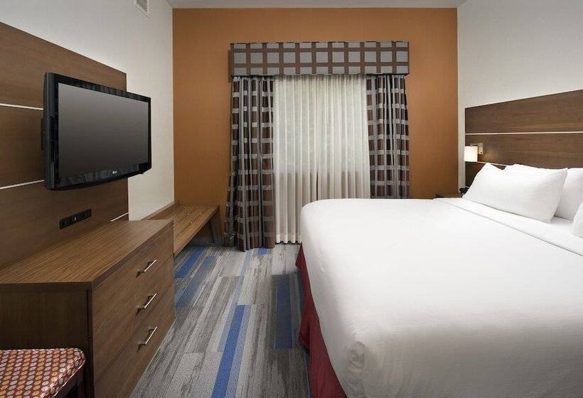 Номер Стандарт, Holiday Inn Express & Suites Charlottesville   Ruckersville, An Ihg
