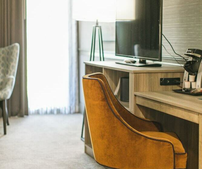 스탠다드 룸 더블 침대, The Ridges Resort On Lake Chatuge