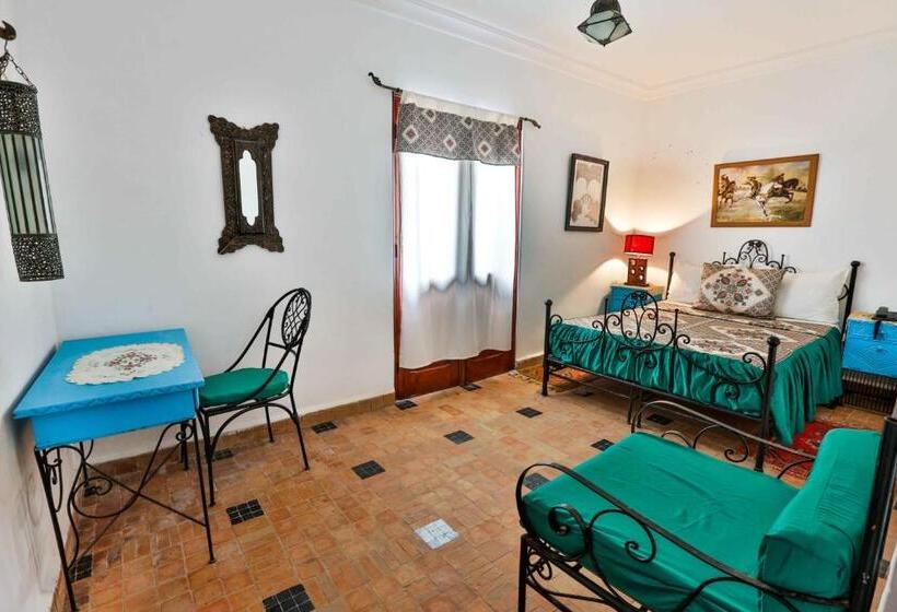 Номер Стандарт, Riad Al Khansaa