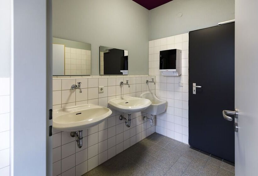 Кровать в Общей Комнате, Youth Hostel Würzburg