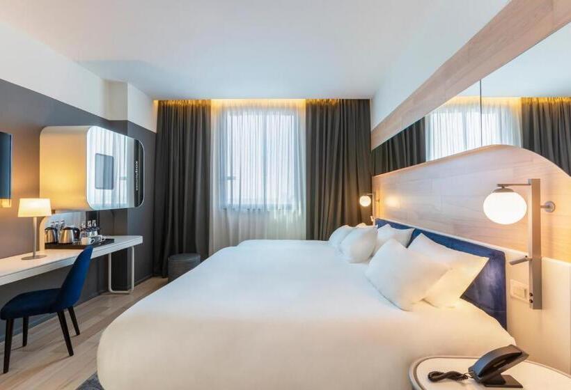 Standaardkamer met Kingsize Bed, Voco Milan Fiere, An Ihg