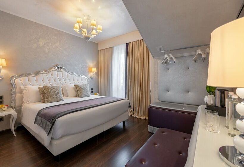 سوئیت با وان آب گرم, Carnival Palace   Venice Collection