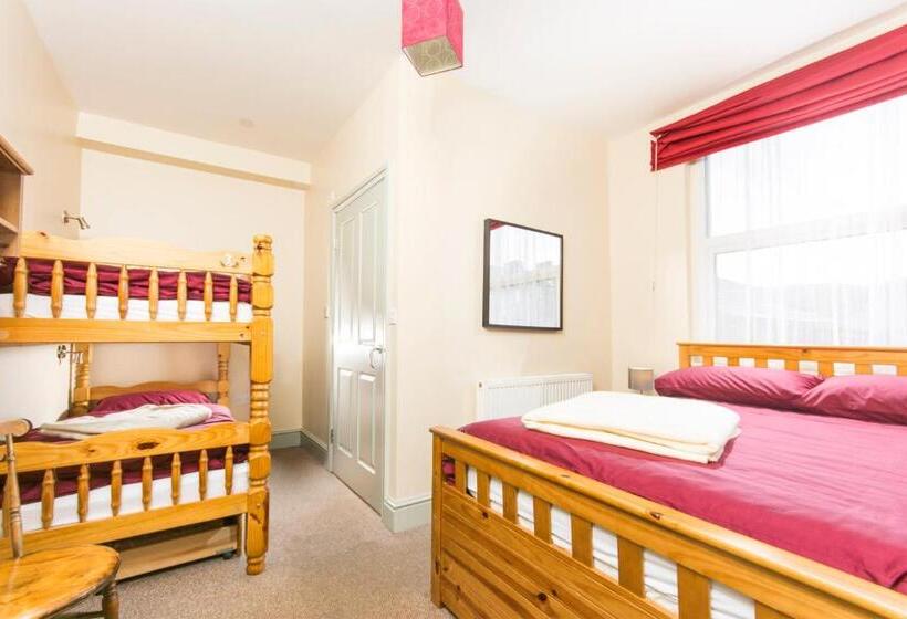 Семейный Номер, Llangollen Hostel Self Catering   All Private Bedrooms