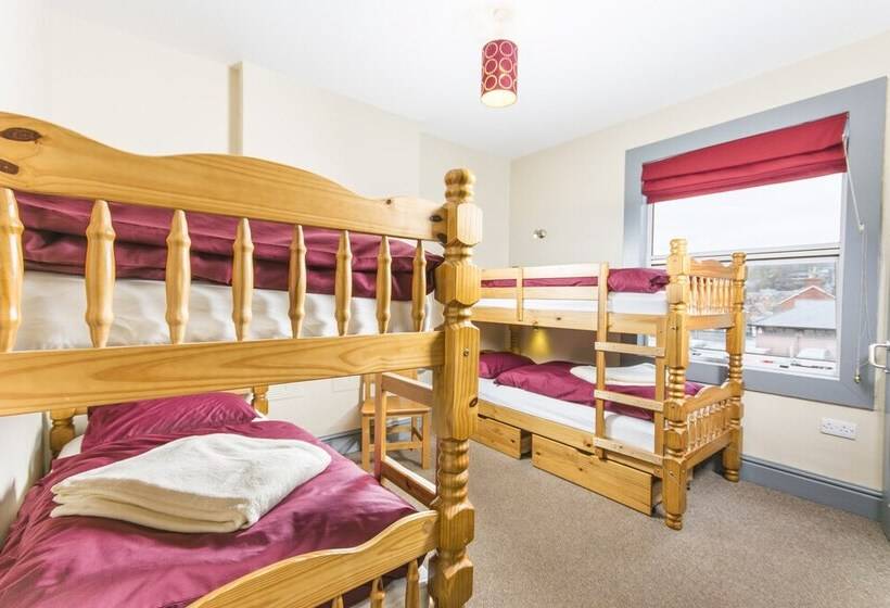Четырехместный Номер Стандарт, Llangollen Hostel Self Catering   All Private Bedrooms