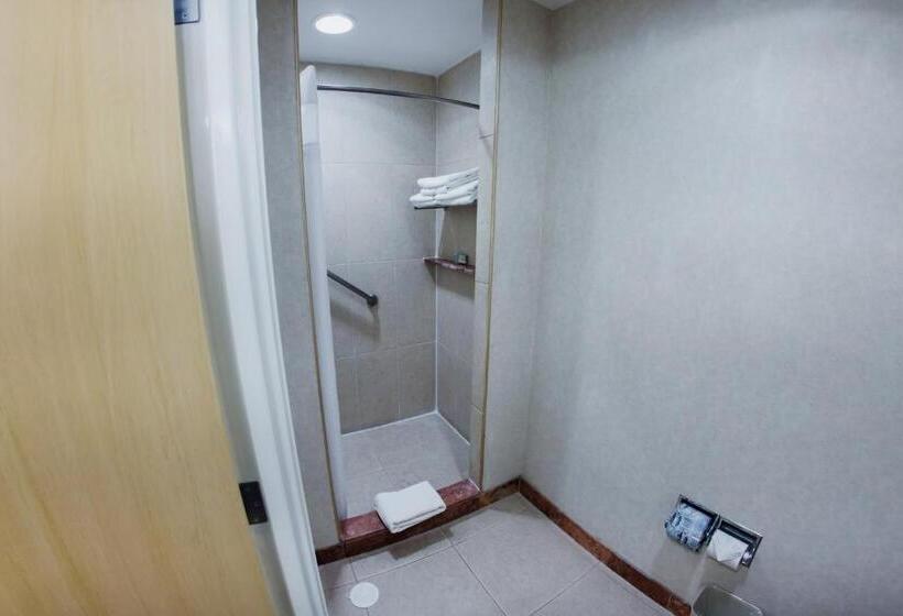 デラックスルーム, Excellence Express & Suites