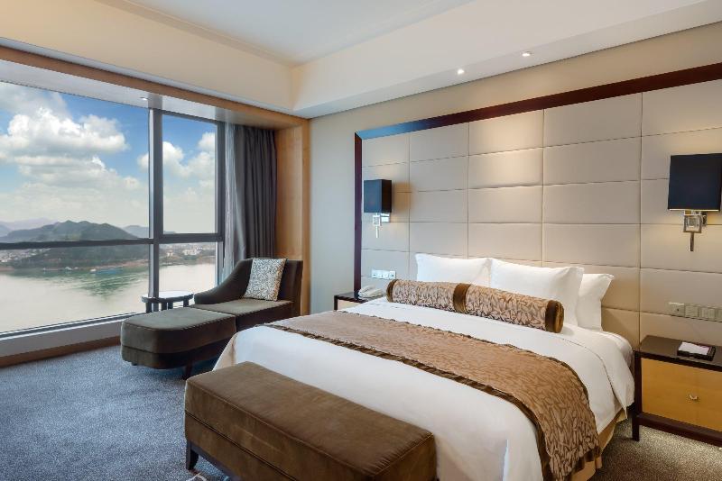 Номер Стандарт Вид на Реку, Crowne Plaza Yichang, An Ihg