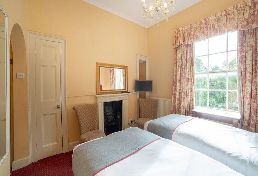 Номер Стандарт, Bailbrook Lodge