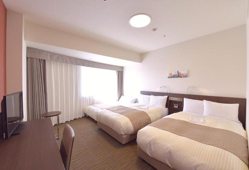 3-Bett-Standardzimmer, Port Plaza Chiba